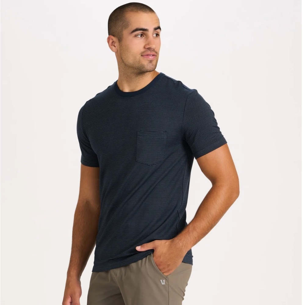 Vuori Men’s Performance Linear Tech Tee Ink Blue Large